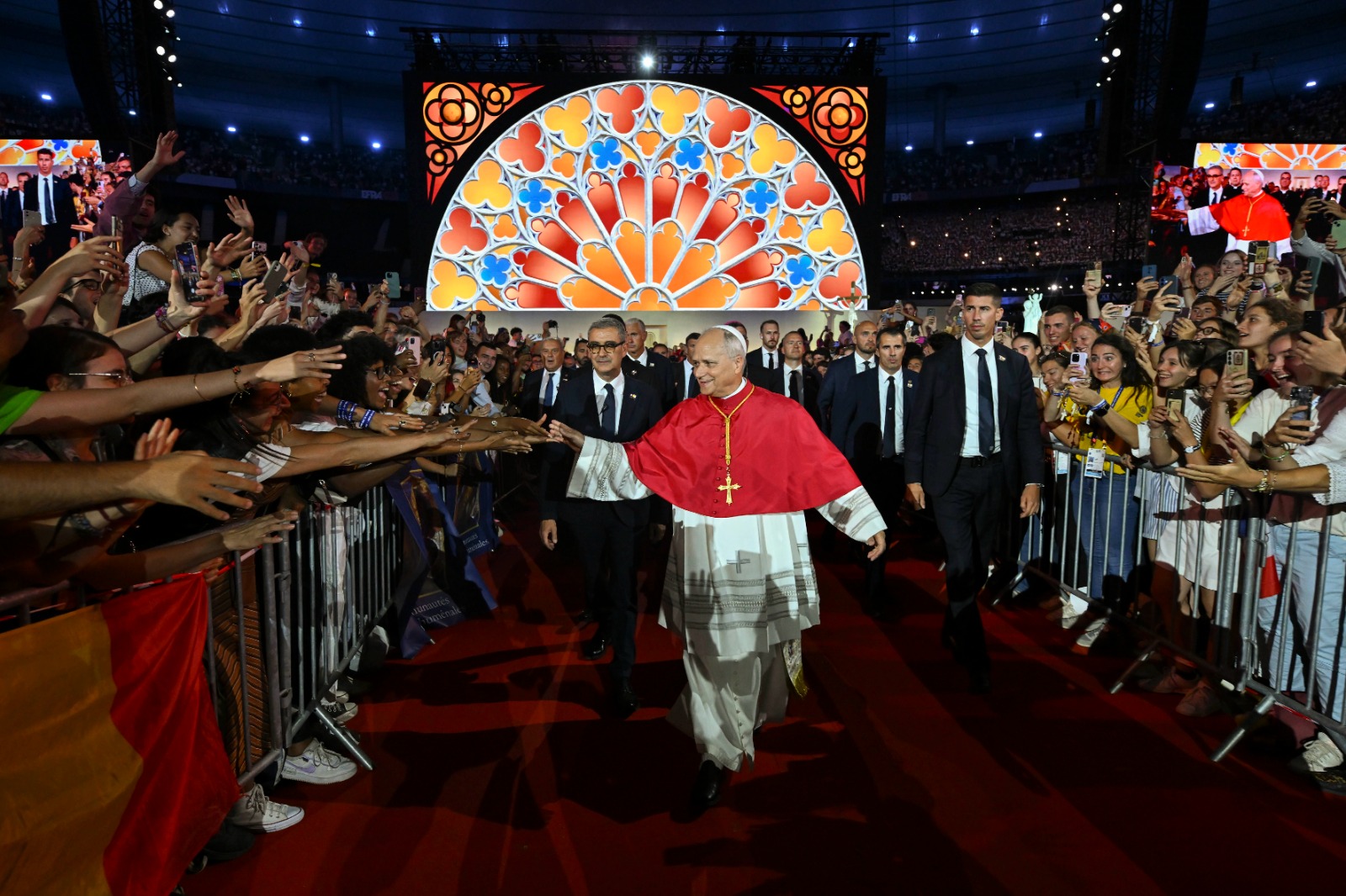 Who Protects the Pope?